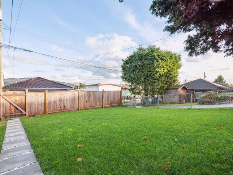20 Sea Avenue, Burnaby, BC, V5B 3W6 - 34
