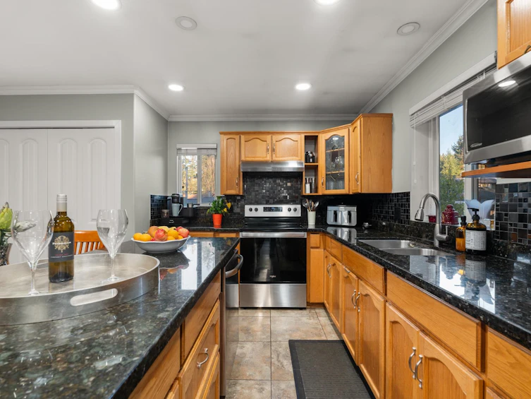 8604 Sunbury Place, Delta, BC, V4C 3Y7 - 12
