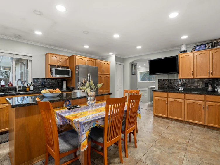 8604 Sunbury Place, Delta, BC, V4C 3Y7 - 11