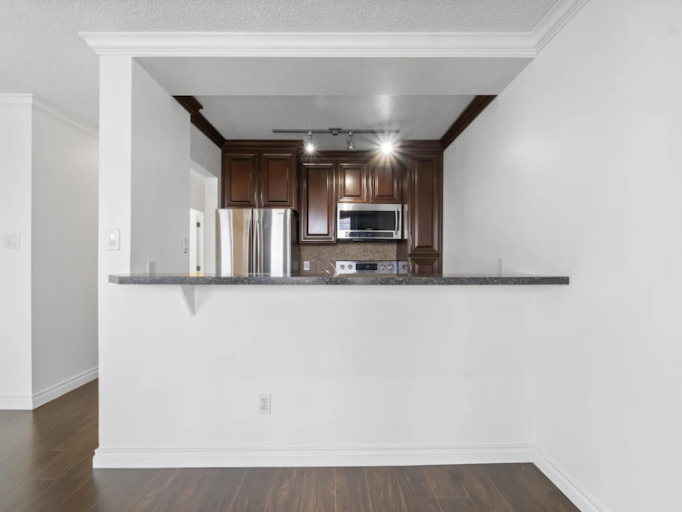 1805-4353 Halifax Street, Burnaby, BC, V5C 5Z4 - 5
