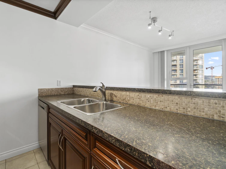 1805-4353 Halifax Street, Burnaby, BC, V5C 5Z4 - 7