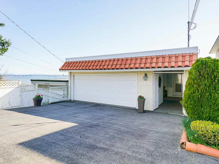 15452 Victoria Avenue, Surrey, BC, V4B 1H3 - 2