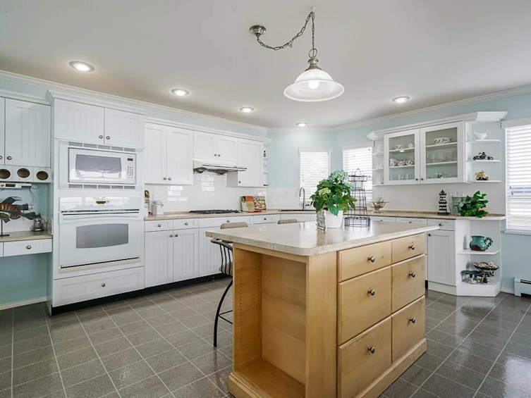 15452 Victoria Avenue, Surrey, BC, V4B 1H3 - 10