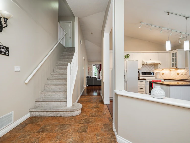 5-6488 168 Street, Surrey, BC, V3S 8Z1 - 6