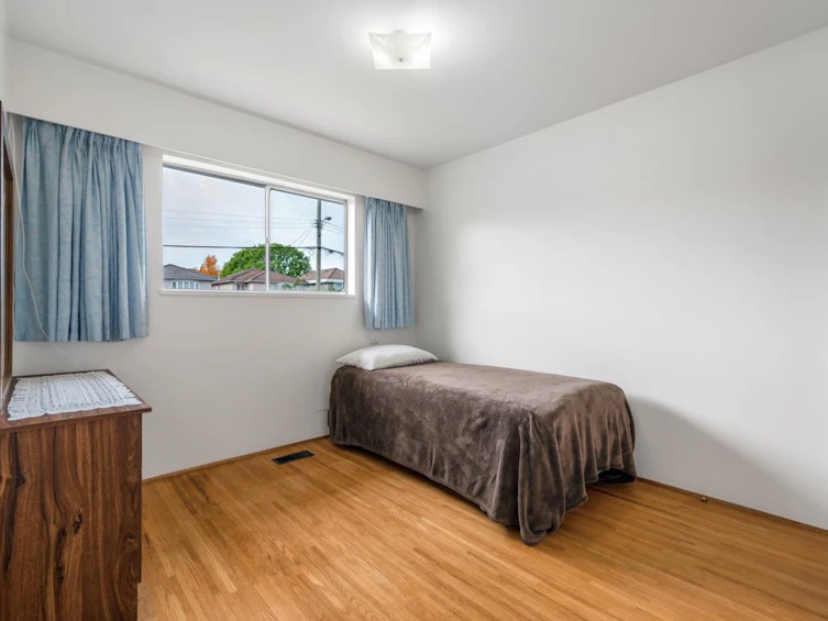 6349 Dumfries Street, Vancouver, BC, V5P 3B5 - 11