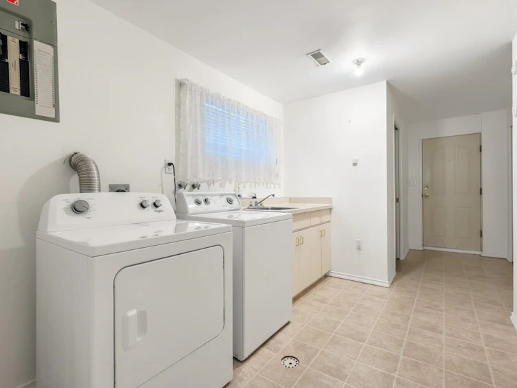 6349 Dumfries Street, Vancouver, BC, V5P 3B5 - 16