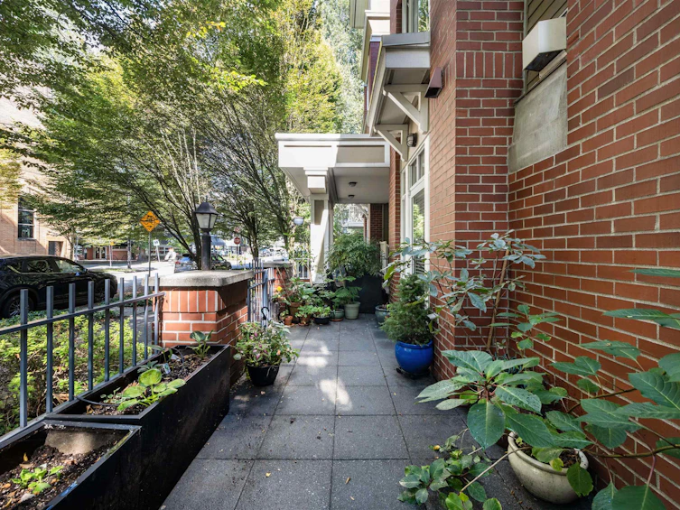 116-2628 Yew Street, Vancouver, BC, V6K 4T4 - 17