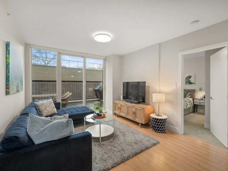 201-159 W 2nd Avenue, Vancouver, BC, V5Y 0L8 - 3