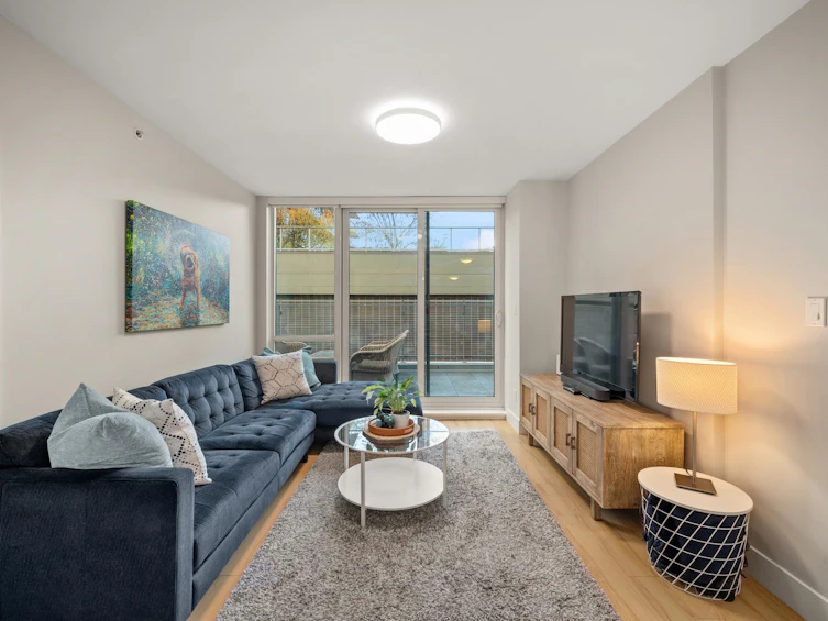 201-159 W 2nd Avenue, Vancouver, BC, V5Y 0L8 - 4