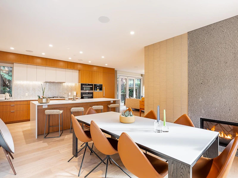 7 - 3730 Edgemont Boulevard, North Vancouver BC