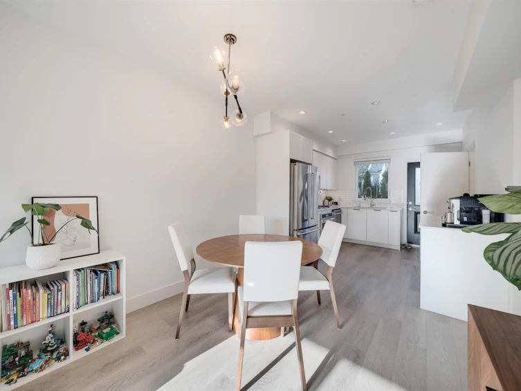 205-6933 Arcola Street, Burnaby, BC, V5E 0C4 - 5
