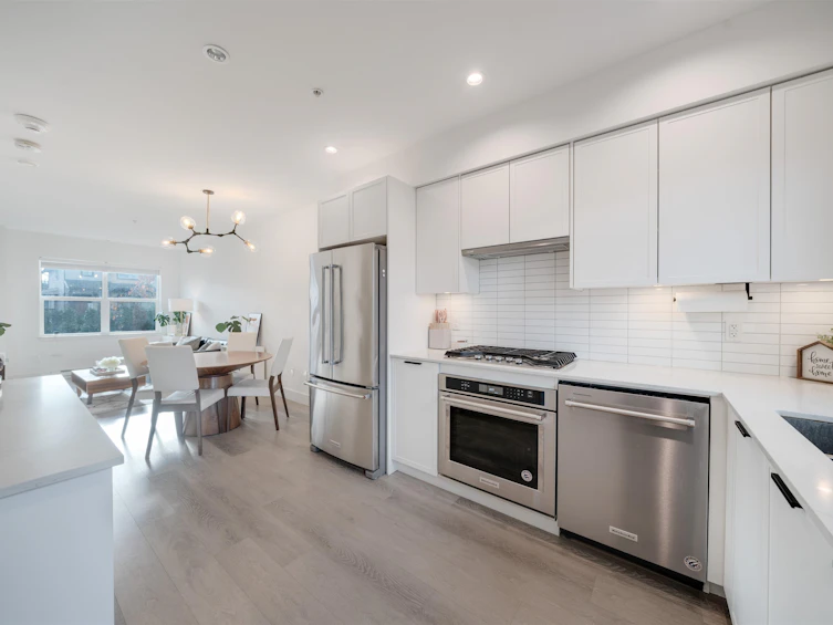 205-6933 Arcola Street, Burnaby, BC, V5E 0C4 - 10