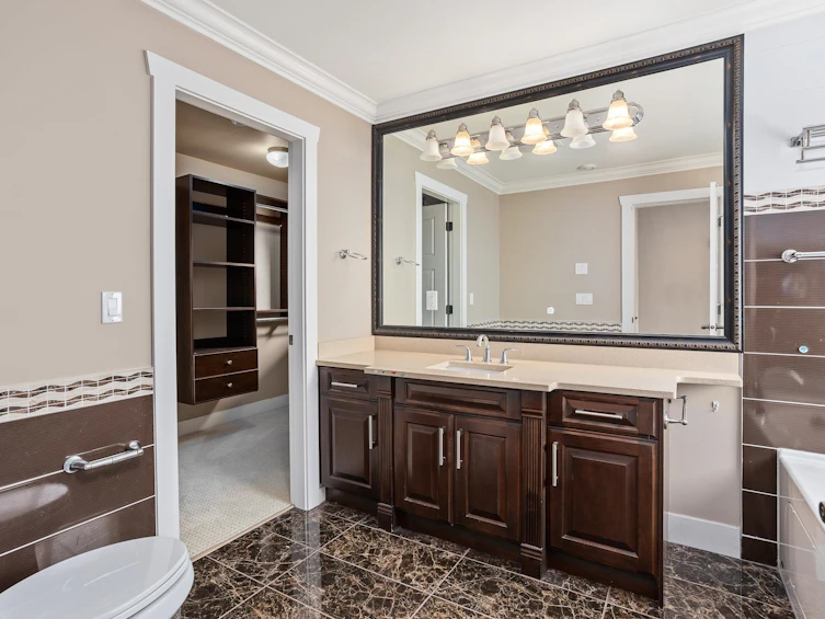 1370 Pinetree Way, Coquitlam, BC, V3E 2Z4 - 23