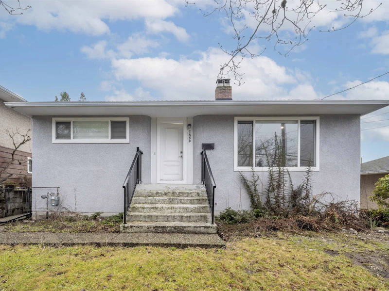 7850 Patterson Avenue, Burnaby BC V5J 3P5