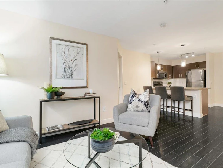 L106-13555 Gateway Drive, Surrey, BC, V3T 0B5 - 3