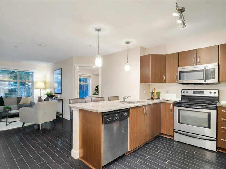 L106-13555 Gateway Drive, Surrey, BC, V3T 0B5 - 6
