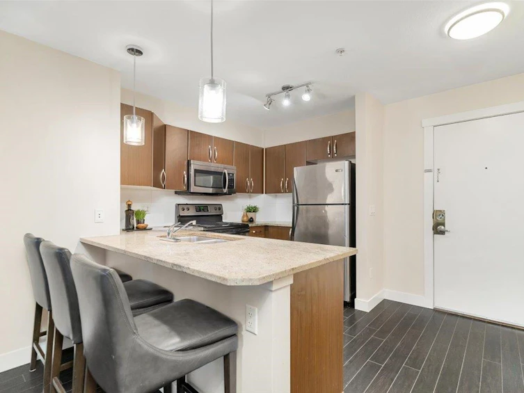 L106-13555 Gateway Drive, Surrey, BC, V3T 0B5 - 8