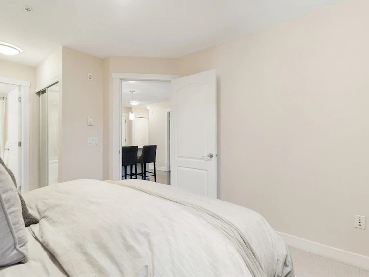 L106-13555 Gateway Drive, Surrey, BC, V3T 0B5 - 12