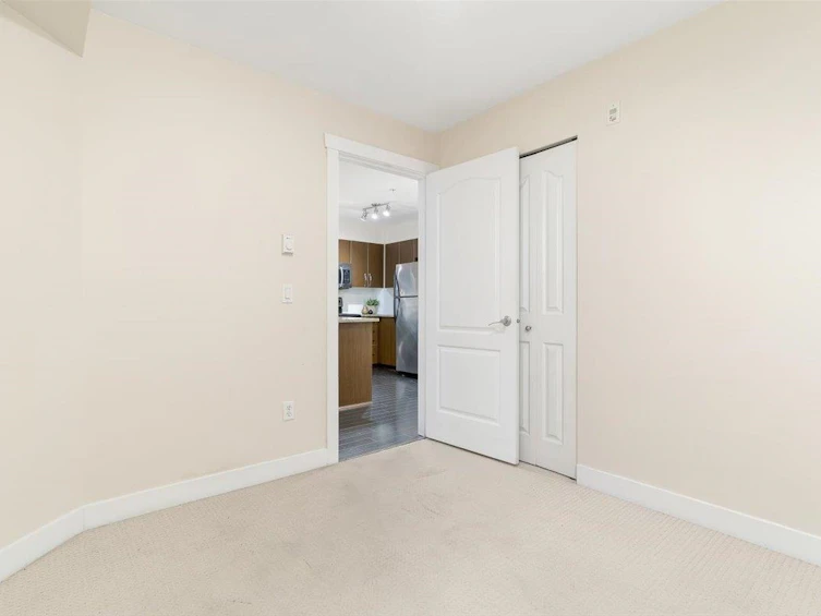 L106-13555 Gateway Drive, Surrey, BC, V3T 0B5 - 17