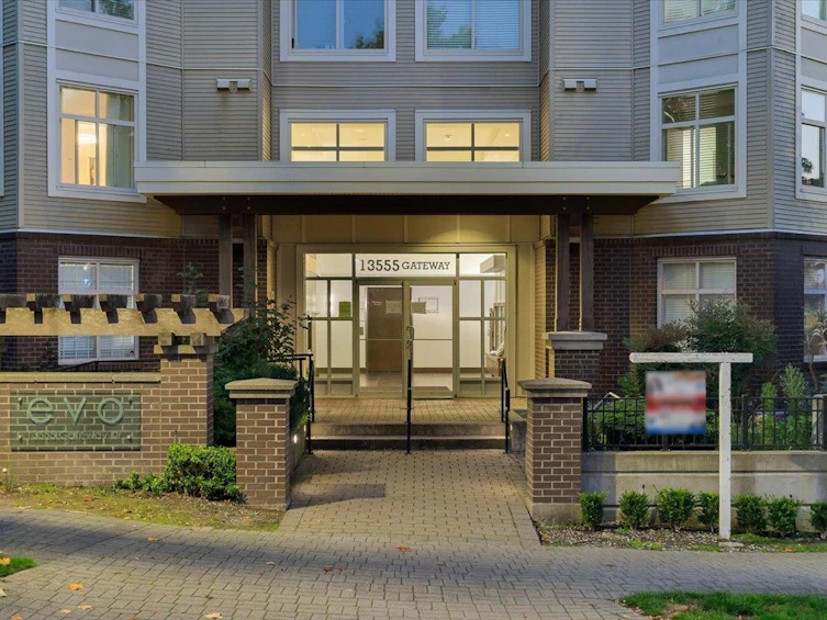 L106-13555 Gateway Drive, Surrey, BC, V3T 0B5 - 28