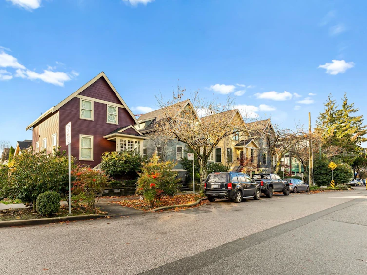 437 Vernon Drive, Vancouver, BC, V6A 3N4 - 2