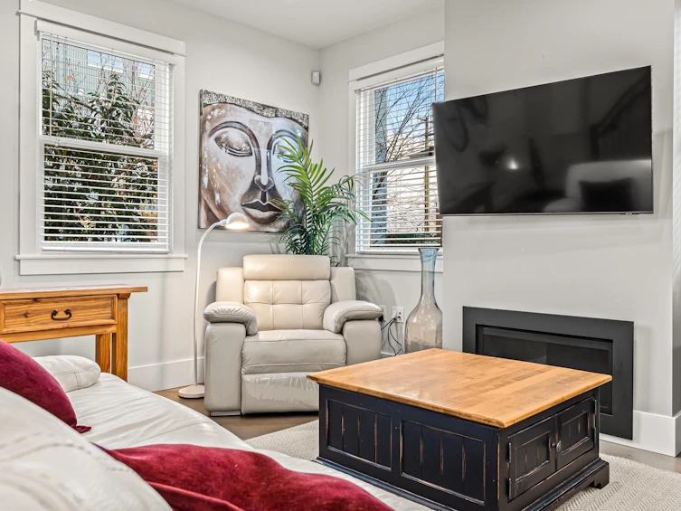 437 Vernon Drive, Vancouver, BC, V6A 3N4 - 10