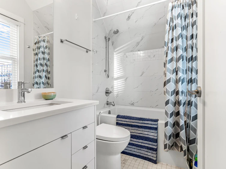 437 Vernon Drive, Vancouver, BC, V6A 3N4 - 21