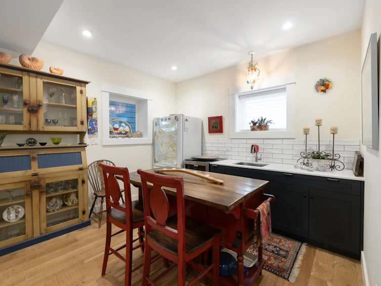 3696 W 2nd Avenue, Vancouver, BC, V6R 1J7 - 27