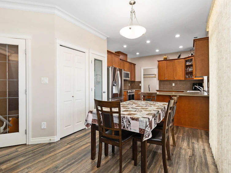 35542 Cathedral Court, Abbotsford, BC, V3G 3A9 - 8
