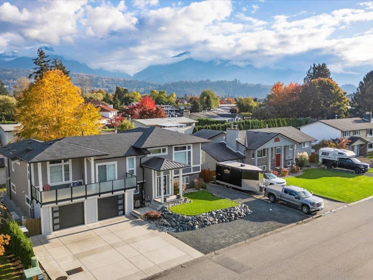 45862 Silver Avenue, Chilliwack, BC, V2R 3T4 - 2