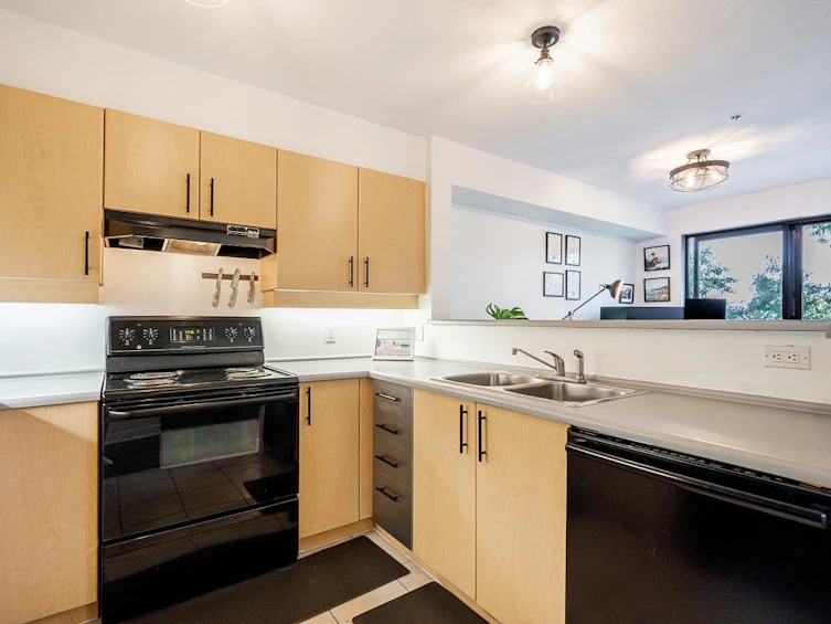 418-10866 City Parkway, Surrey, BC, V3T 5W9 - 11