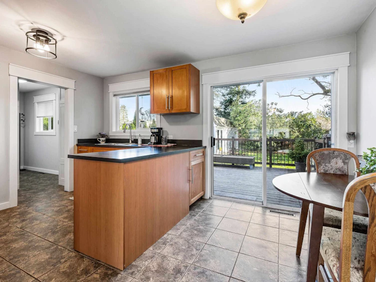 10152 Fairview Drive, Chilliwack, BC, V2P 5J4 - 10