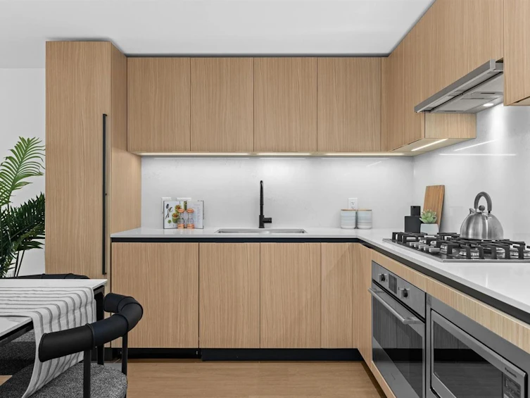 202-2235 E Broadway, Vancouver, BC, V5N 1W8 - 5