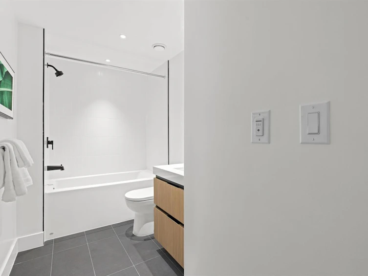 202-2235 E Broadway, Vancouver, BC, V5N 1W8 - 20