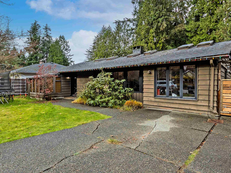 3929 Sunset Boulevard, North Vancouver BC V7R 3Y4