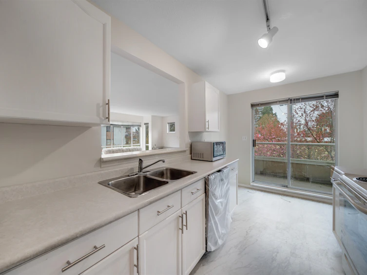 303-5078 Irving Street, Burnaby, BC, V5H 1T7 - 17