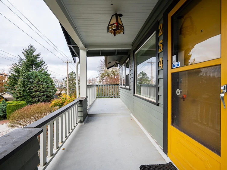 254 W Windsor Road, North Vancouver, BC, V7N 2N1 - 3