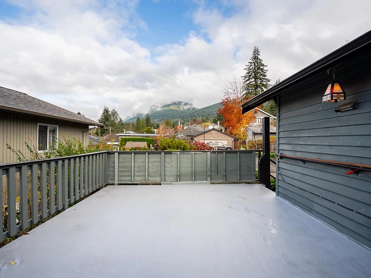 254 W Windsor Road, North Vancouver, BC, V7N 2N1 - 22
