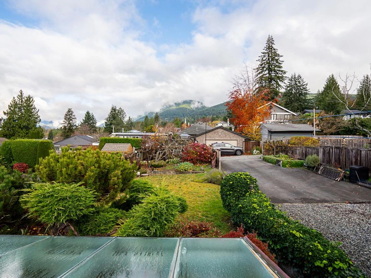 254 W Windsor Road, North Vancouver, BC, V7N 2N1 - 24