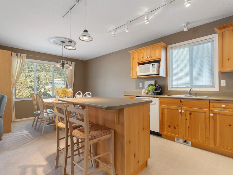320 Spruce Street, Cultus Lake, BC, V2R 4Y7 - 3