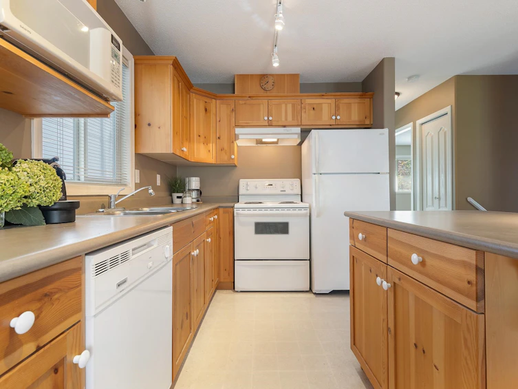 320 Spruce Street, Cultus Lake, BC, V2R 4Y7 - 12