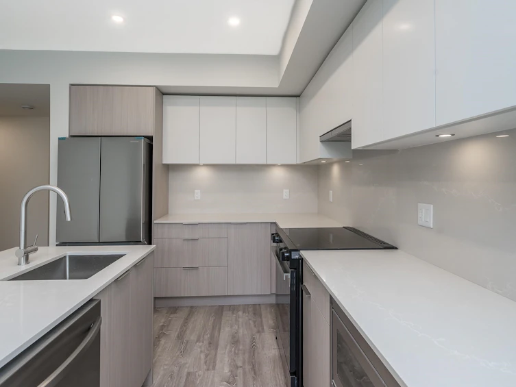 E414-10829 140 Street, Surrey, BC, V3R 0H4 - 11