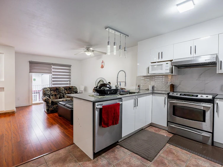 1-12070 76 Avenue, Surrey, BC, V3W 5Z2 - 8