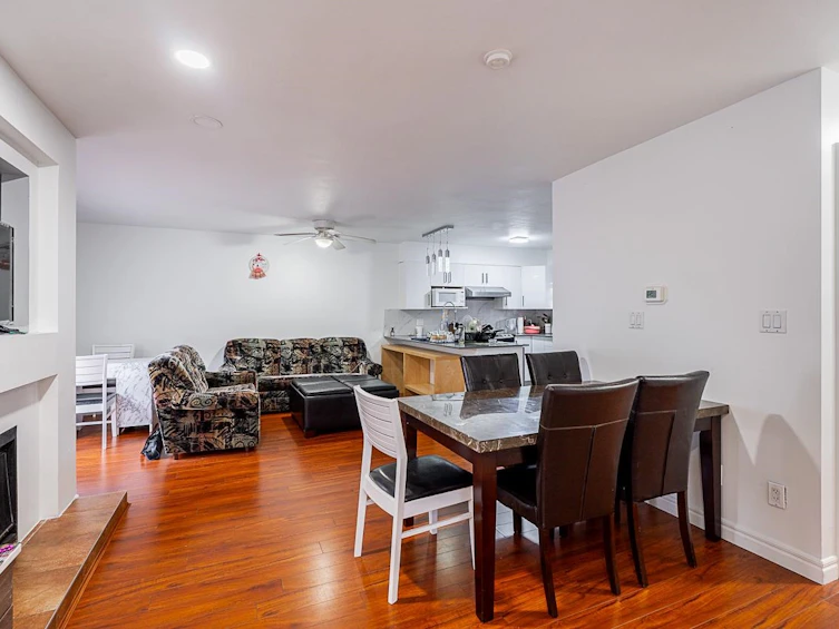 1-12070 76 Avenue, Surrey, BC, V3W 5Z2 - 12