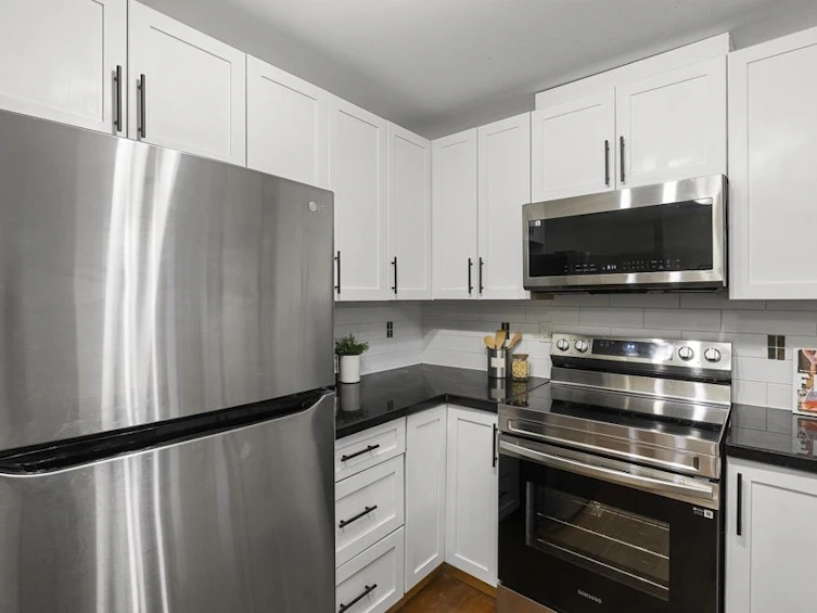 237-7333 16 Avenue, Burnaby, BC, V3N 0A8 - 9