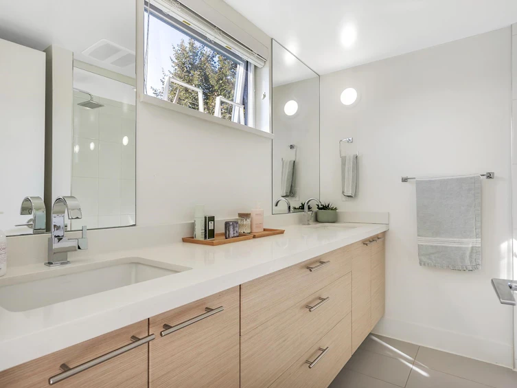 3199 St. George Street, Vancouver, BC, V5T 3R9 - 16