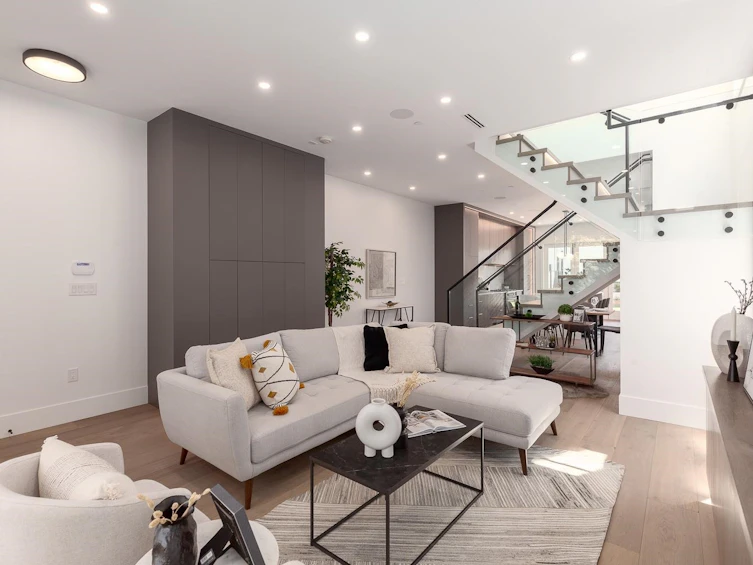 216 E 16th Avenue, Vancouver, BC, V5T 2T4 - 3