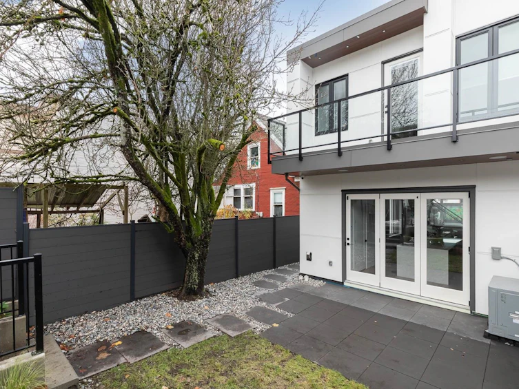 216 E 16th Avenue, Vancouver, BC, V5T 2T4 - 19