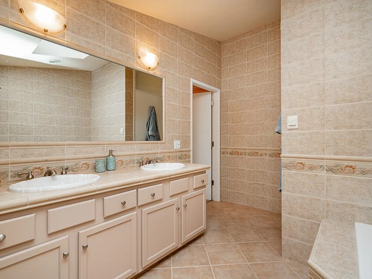 437 Delmar Court, North Vancouver, BC, V7N 3G4 - 13