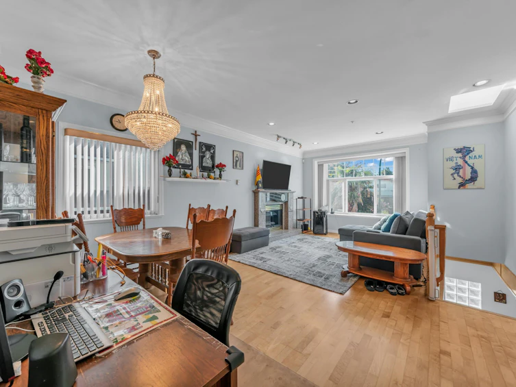 3015 E 23rd Avenue, Vancouver, BC, V5R 1B2 - 3